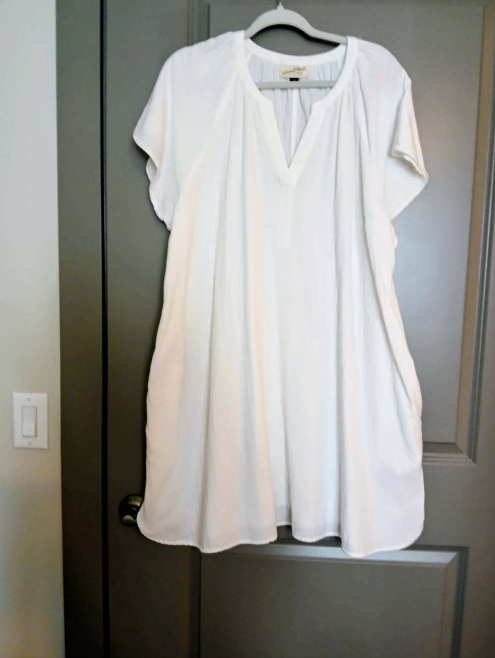 White V-Neck Short Sleeve Tunic Dress Brand New XXL